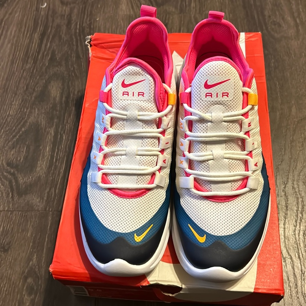 Nike Air Max Axis
